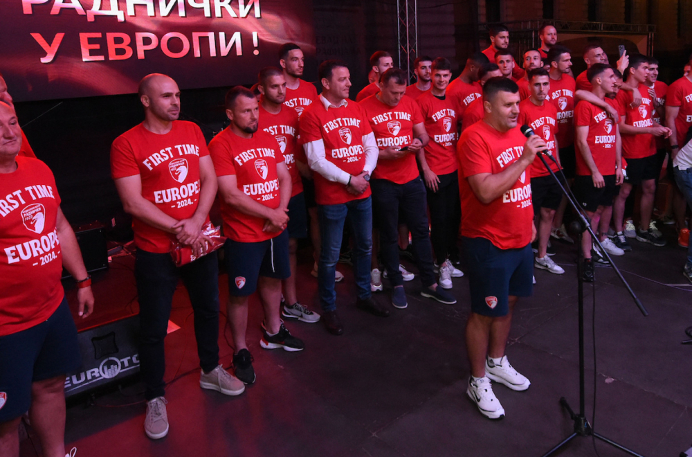 Slavi i Kragujevac – preko 5.000 navijača Radničkog ima samo jednu želju FOTO