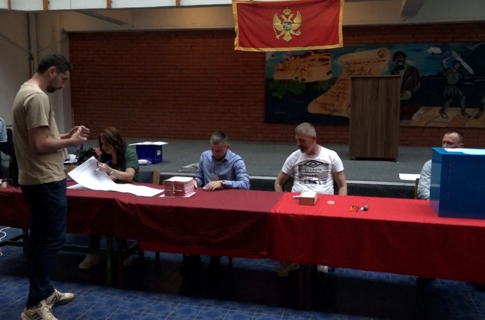 Lokalni izbori održavaju se u Budvi FOTO