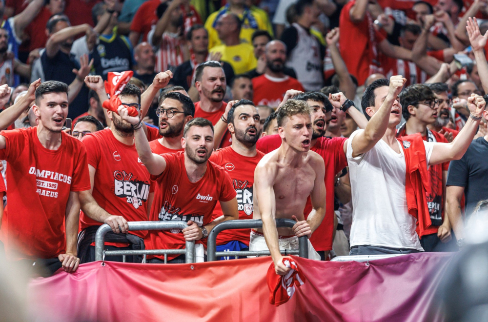 Grci pišu: I Srbi se tukli u Berlinu – jedan navijač životno ugrožen