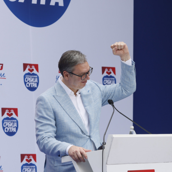 Vučić u Valjevu: Ponosan sam na snagu Srbije! Zajedno i ujedinjeni možemo sve FOTO/VIDEO