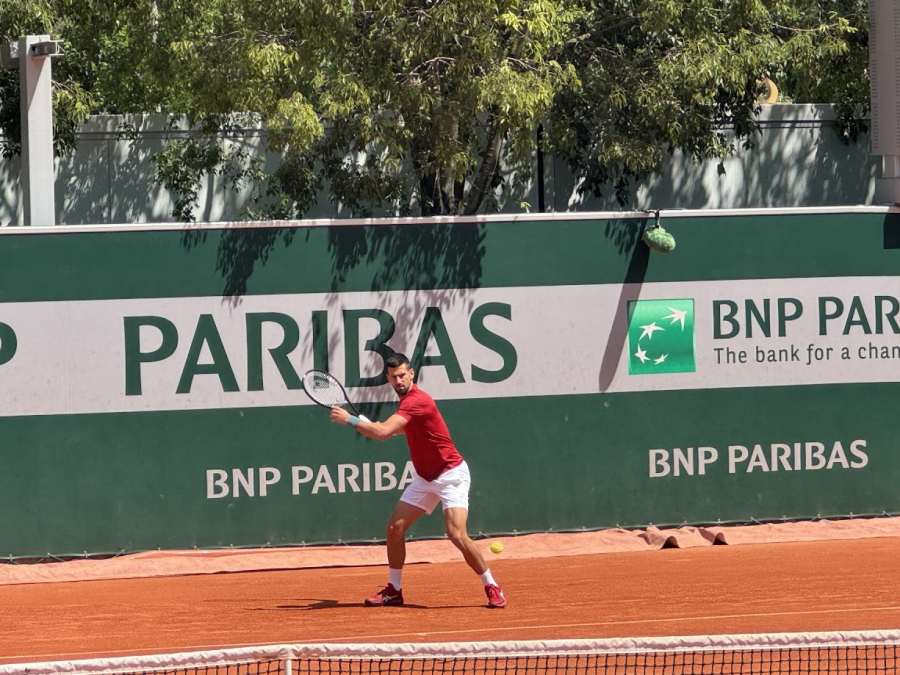 Đoković ponovo na terenu – Novak sa mladim Italijanom odradio trening u Parizu FOTO