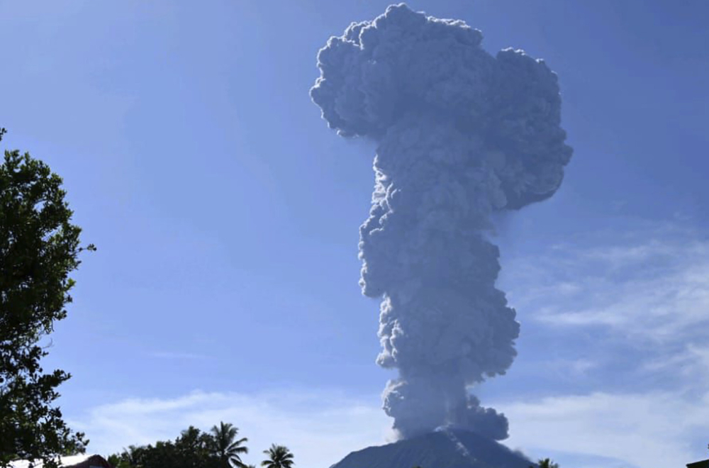 Nova erupcija vulkana Ibu u Indoneziji