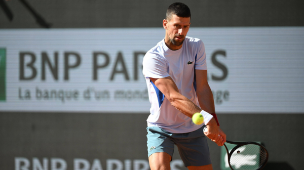 Novakova 427. nedelja vladavine – Siner napada tron u Parizu