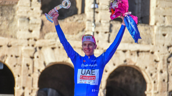 Pogačar pokorio i Điro