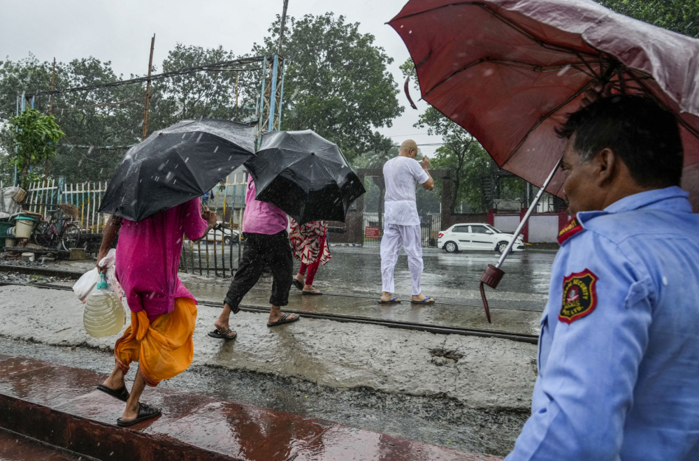 Snažno nevreme u Indiji i Bangladešu: Četiri osobe poginule, više miliona ljudi bez struje