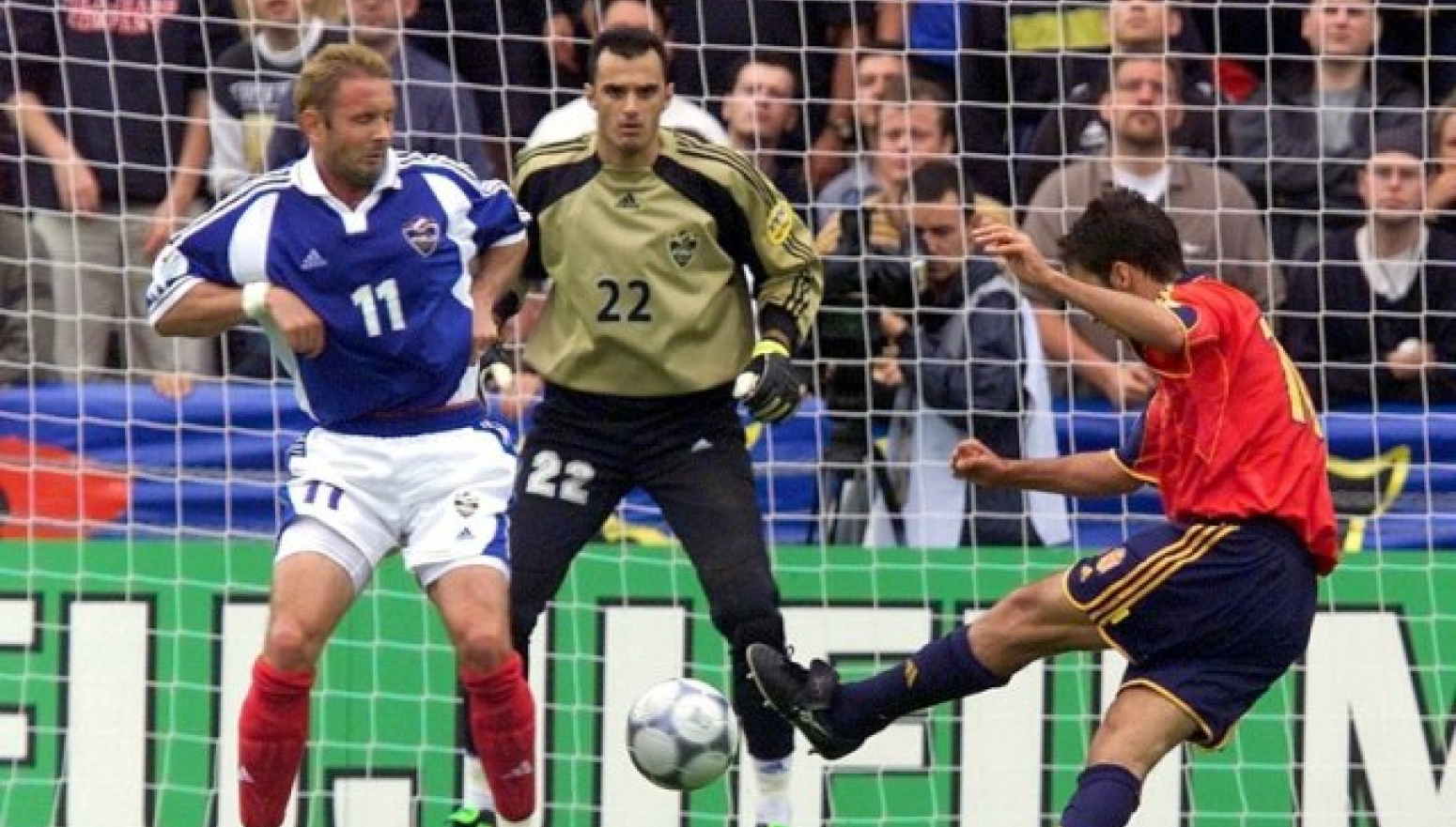 Od hrvatske tragedije, preko "plave" nepravde do Van Bastenovog čuda