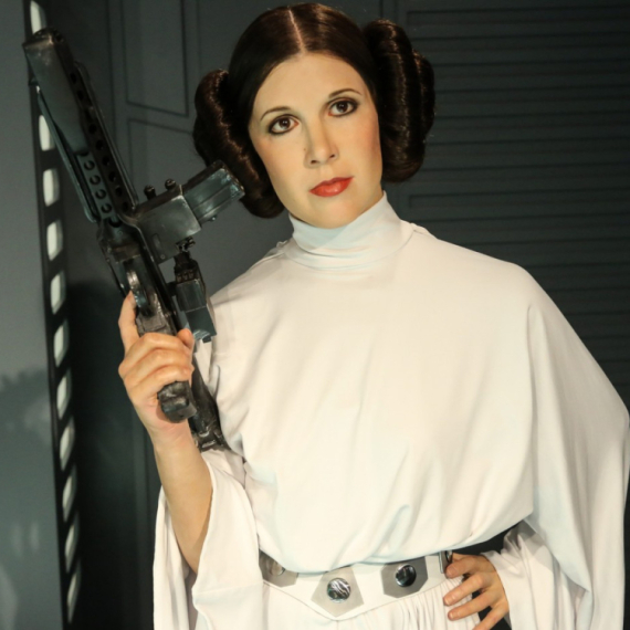 Pevač otkrio zašto se pokojna glumca iz "Ratova zvezda" drogirala: "Pritiskali su je"