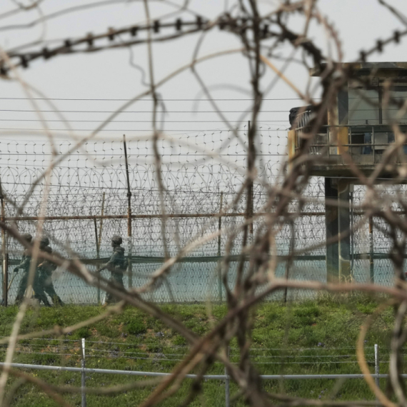 Severna Koreja "bombardovala" Južnu Koreju - izmetom; Izdato upozorenje: Osvetićemo se FOTO