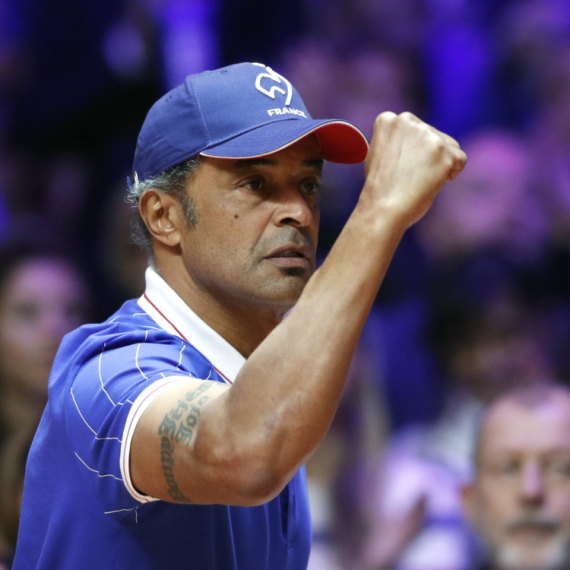 Noa menja Borga na Lejver kupu