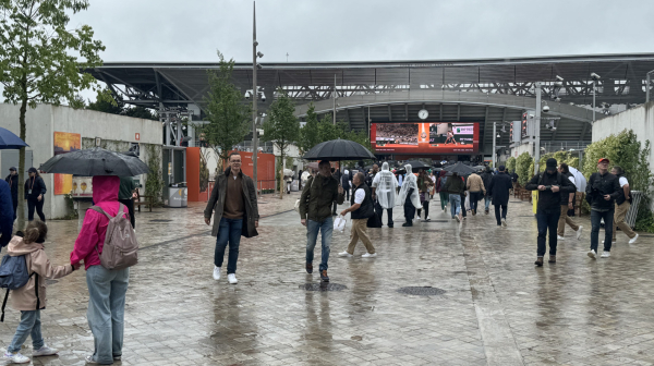 Pljusak prekinuo mečeve u Parizu FOTO