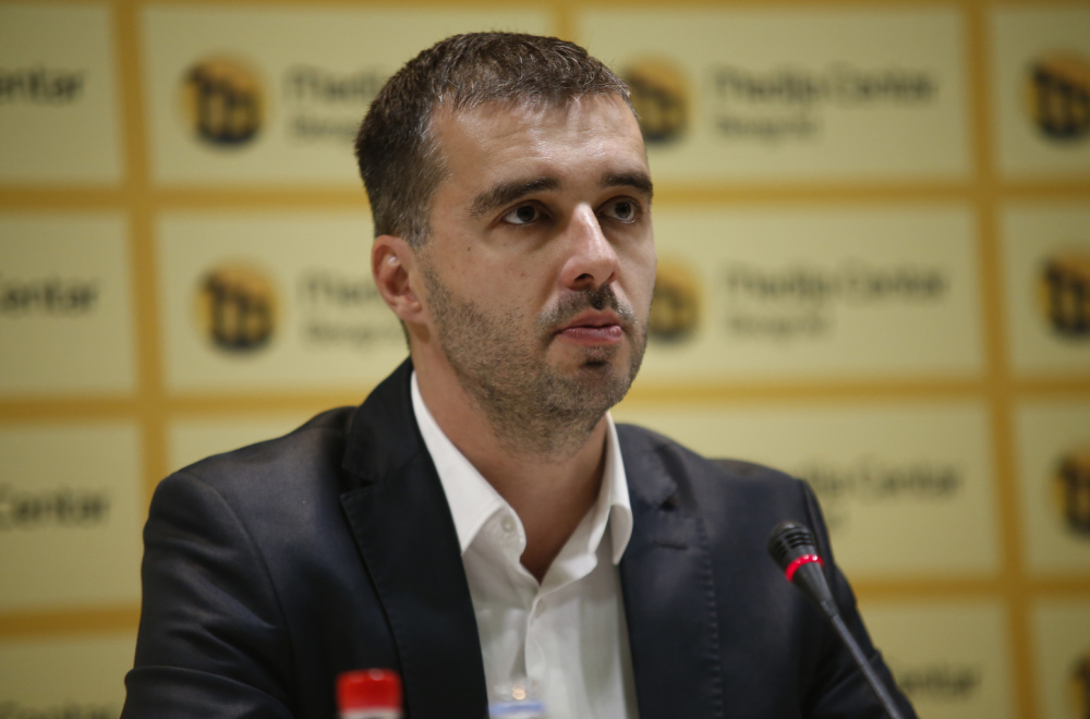 Savo, šta se dešava? Pogledajte kako Manojlović "baguje" VIDEO