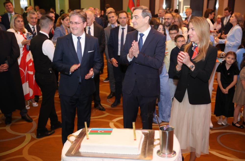 Azerbejdžan, strateški partner i iskreni prijatelj Srbije, obeležava 106. godina postojanja
