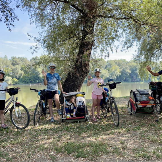 Porodica iz Kovačice biciklima putuje 2.500 km: "Ni za život niste dovoljno spremni" FOTO