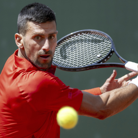 Sukob sa navijačem i lak trijumf Đokovića: Posle meča glavne teme Nadal i Jokić