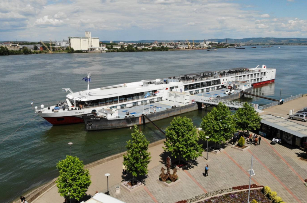 Nakon 40 godina, pristigli prvi kruzeri u jednu našu luku FOTO