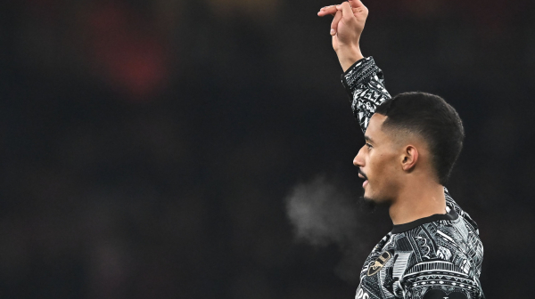 Saliba veran Arsenalu