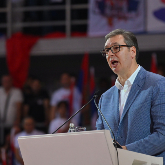 Vučić upozorio na planove opozicije: "Hoće da nas vrate u prošlost, da oni vladaju"