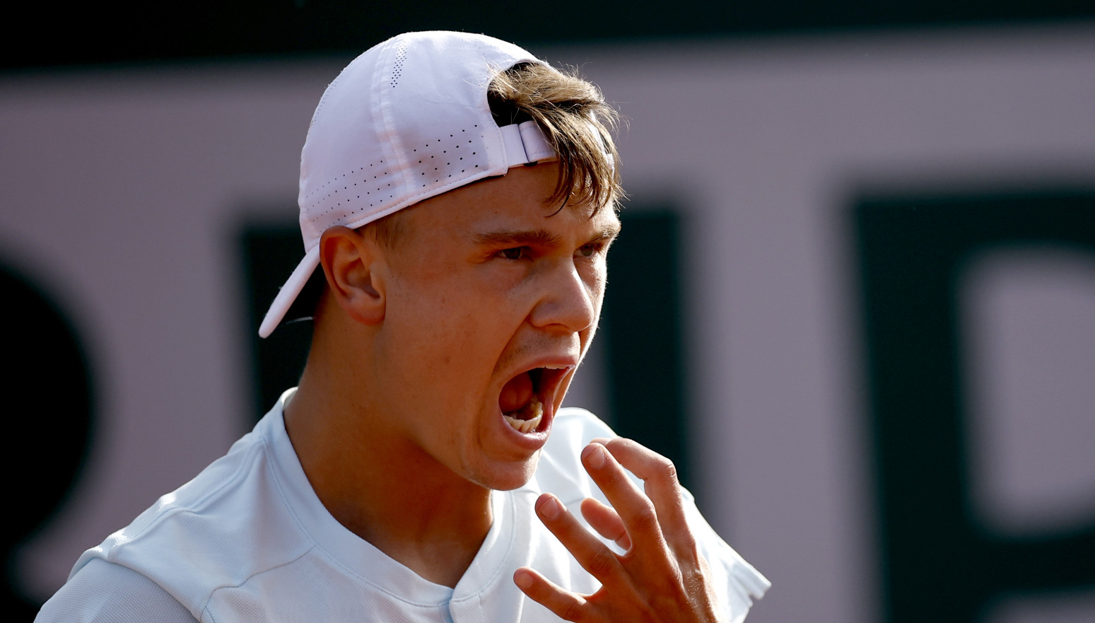 Rune predvodio ponoćni spektakl u Parizu – četiri meča u pet setova!