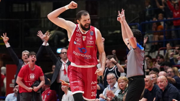 "Manekeni" u finalu – "metla" Mirotića i saigrača, čeka se Virtus