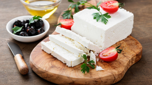 Šta se dešava sa krvnim pritiskom ako svaki dan jedemo sir? Stručnjaci upozorili na jedno