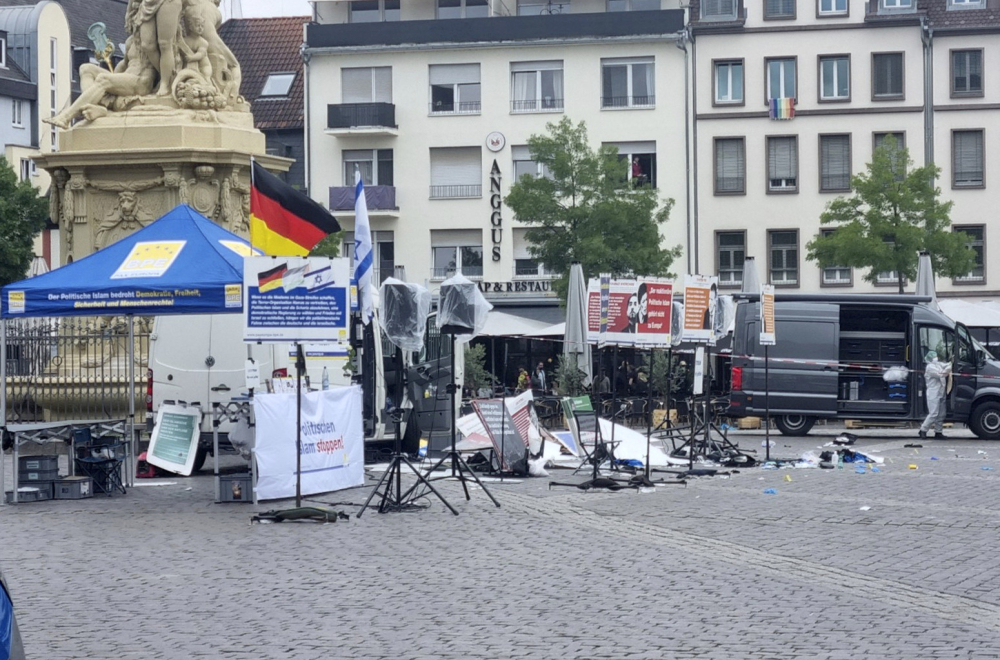 Brutal attack in Germany: Stabbed politician, gruesome footage released VIDEO