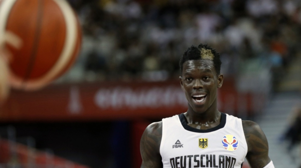 Šruder barjaktar Nemačke na ceremoniji OI