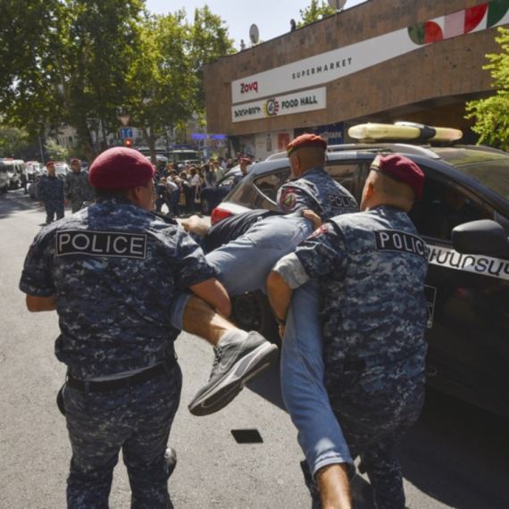 Veliki protesti u Jerevanu: Uhapšeno 29 ljudi VIDEO