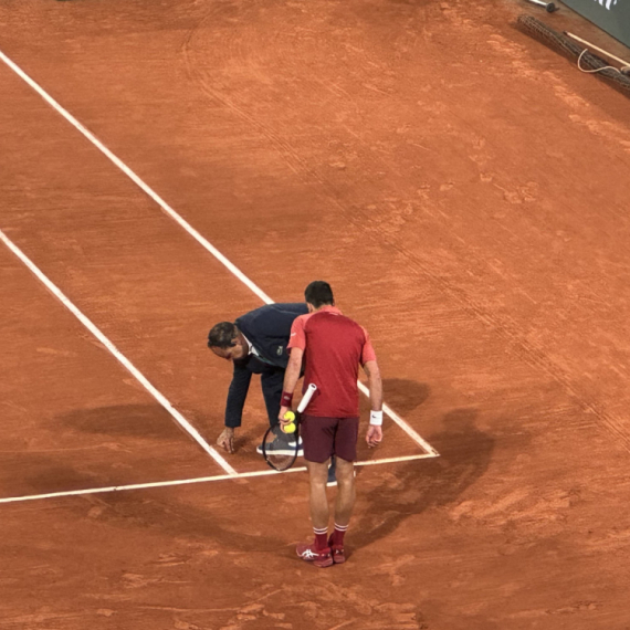 Meč jedva počeo, publika već zviždala Đokoviću FOTO