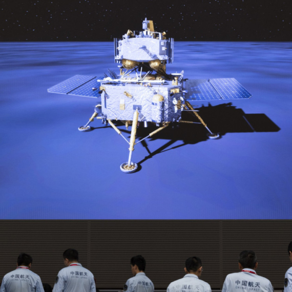 Prvi put u istoriji čovečanstva: Kineska sonda sletela na dalju stranu Meseca VIDEO