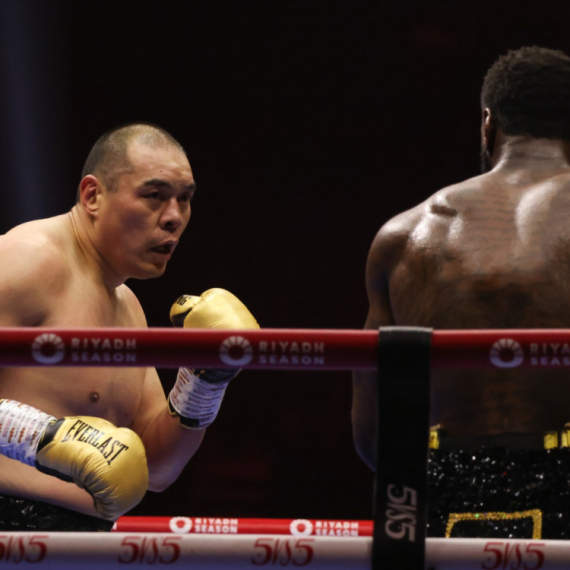 Kinez nokautirao Vajldera – kraj karijere? VIDEO