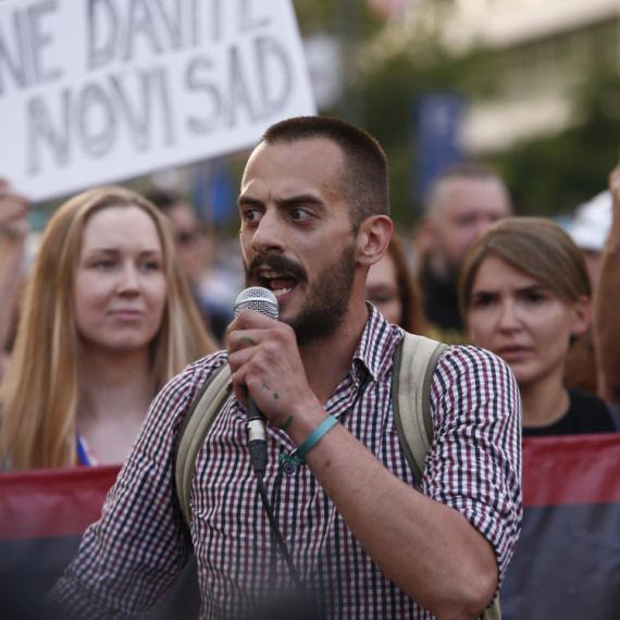 Kandidat Miloša Jovanovića, Đilasa i Čanka napao policiju Srbije VIDEO
