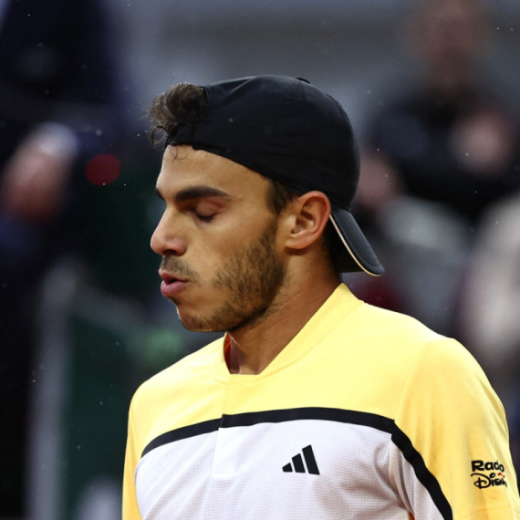 Izašao iz senke mlađeg brata, šamarao taksistu – protiv Đokovića igra prvi put