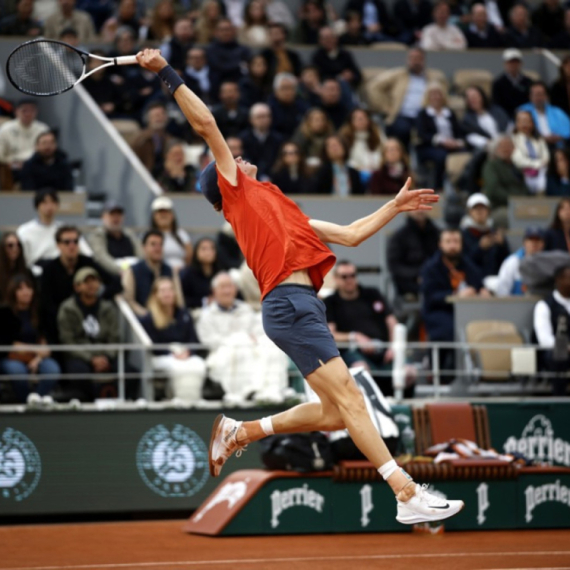 Siner krenuo pod ručnom, pa dodao pun gas