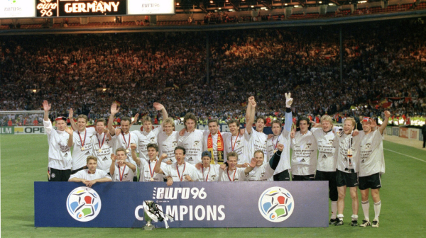 1996 - Fudbal se "vratio kući", ali Nemci odneli titulu "zlatnim golom"