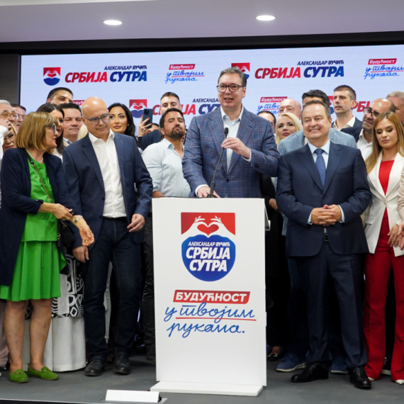 Vučić proglasio neverovatnu pobedu: Sada ćemo imati 63 mandata FOTO