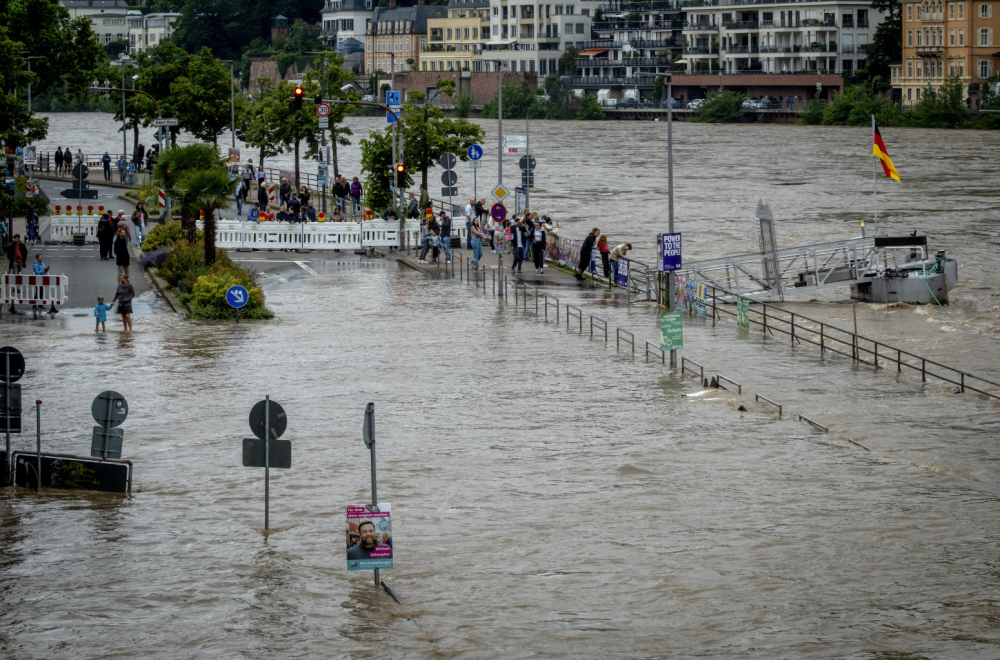 Stanje katastrofe; "Ostanite u kućama, preti životna opasnost" VIDEO