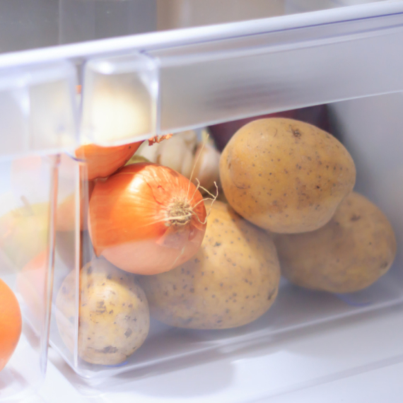 Zašto ne biste smeli da držite krompir u frižideru?