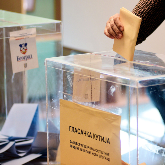 Izbori u Srbiji 25. oktobra; Vučić: "Sutra tačno u 12.00 sati saopštavam dve odluke"