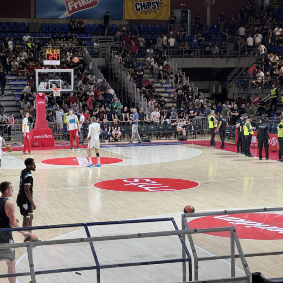 Zvezda sa deset igrača – Partizan sa jednim centrom VIDEO