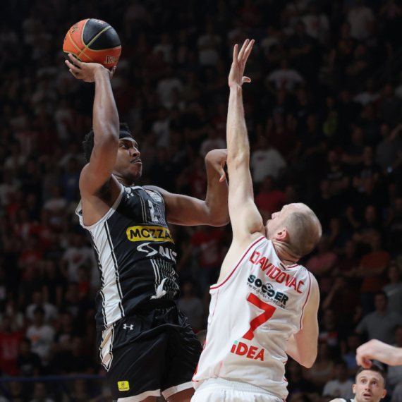 Zvezdinih 7-0 u znaku Davidovca i novog nemira