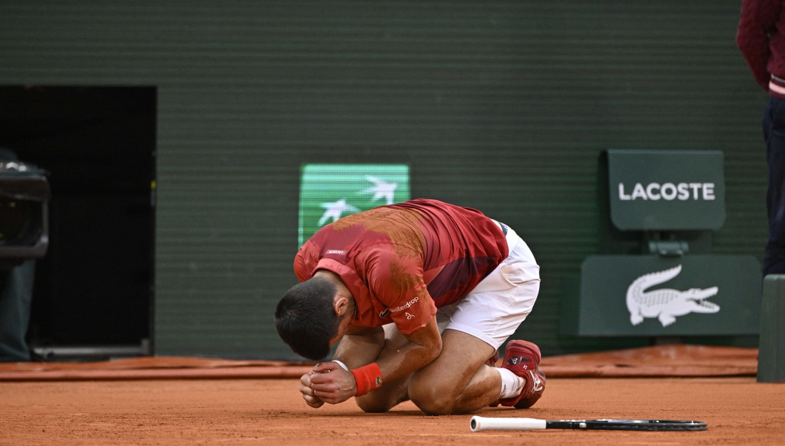Đoković se povukao sa Rolan Garosa!