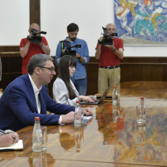Vučić sa ambasadorom Egipta: "Naši odnosi su zasnovani na temeljima tradicionalnog prijateljstva" FOTO
