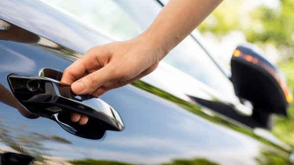 Baterija na ključu se ispraznila? Evo kako da ipak otključate i pokrenete automobil