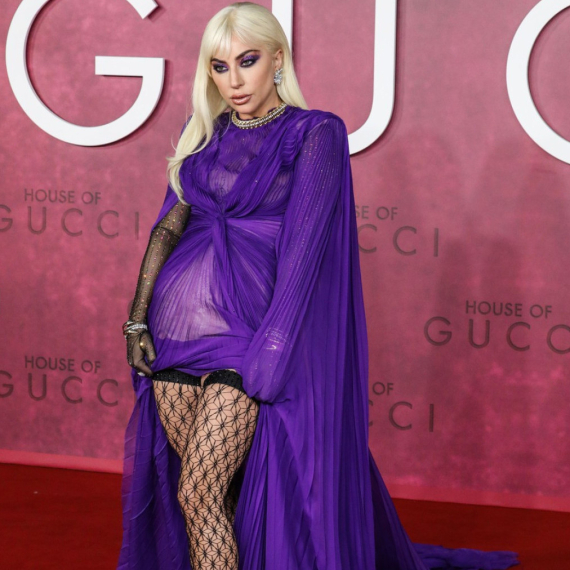 Sad znamo zašto je "propala u zemlju": Lejdi Gaga postaje Lejdi mama? FOTO/VIDEO