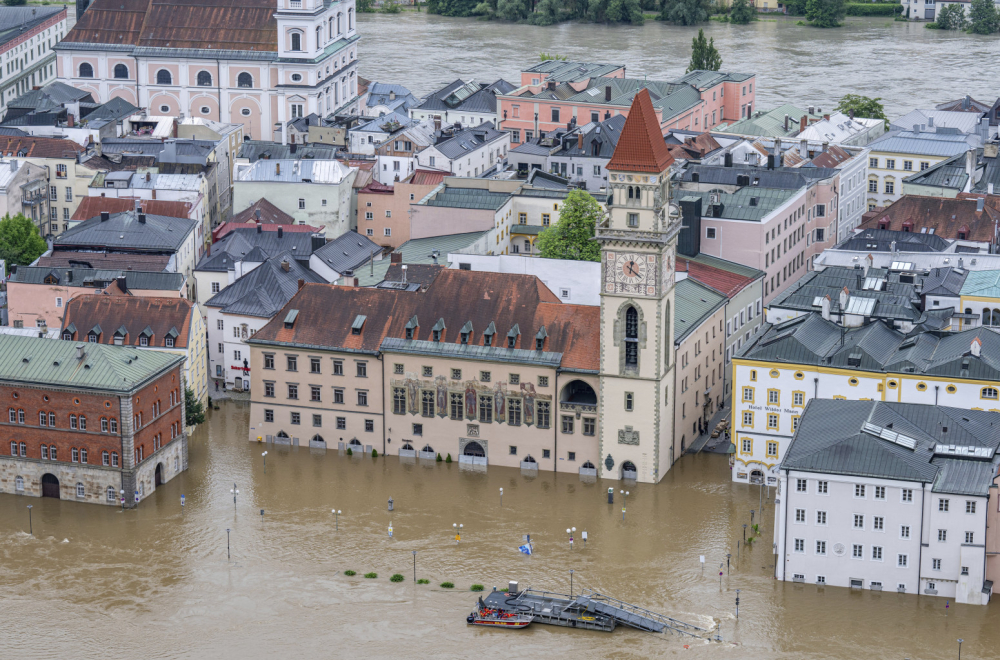 Dunav se izlio u Nemačkoj i Austriji; Vodostaj raste; Poplave prete Mađarskoj? FOTO