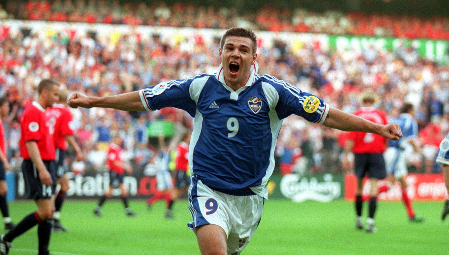 2000 – Zlatom obeležen šampionat: Miloševićevom kopačkom i golom "trikolora"