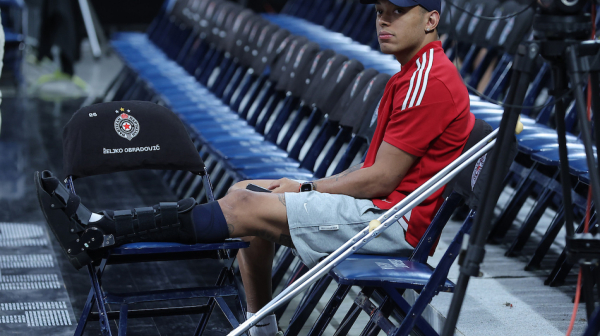 Jago van tima – u Arenu stigao sa "čizmom" VIDEO