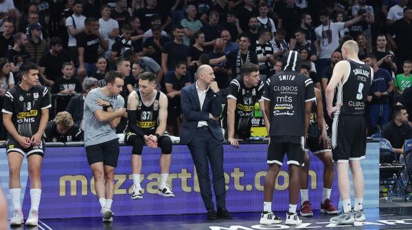 "Nemojte da igrate bez nas!" – Partizan neće da nastavi bez navijača!