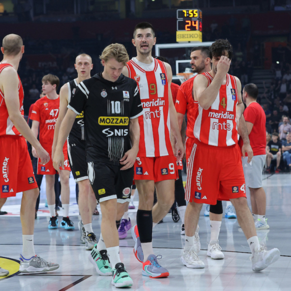 Večiti derbi prekinut – evo kada će biti nastavljen!