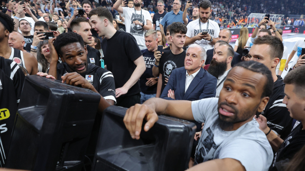 Vođa "grobara" Obradoviću: "Željko, nemoj da izigravamo gospodu!" VIDEO